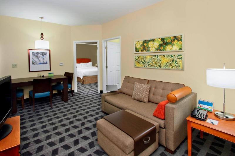 Two-Bedroom Suite image 3