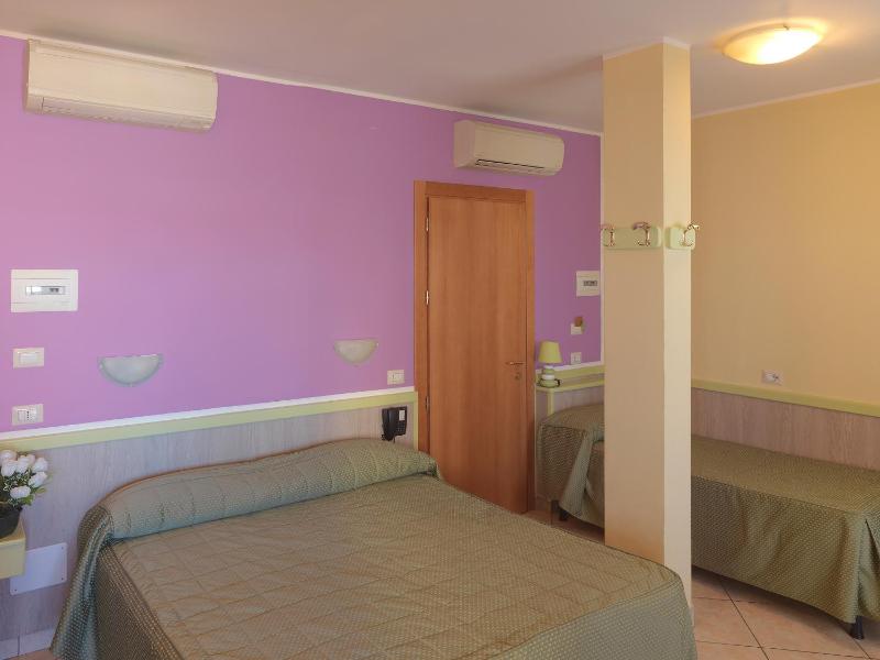 Triple Room image 1