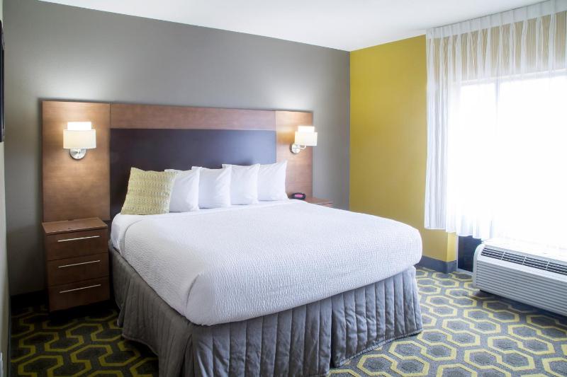 2 Bedroom Suite, Bedroom 1: 1 Queen, Bedroom 2: 1 Queen image 1