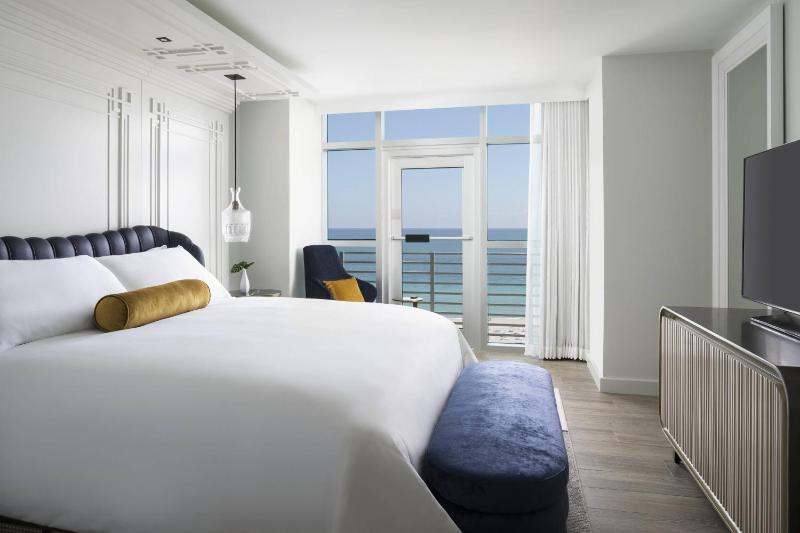 Ocean View Room with 1 King Bed image 2