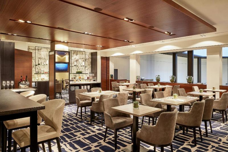 Club King Room image 2