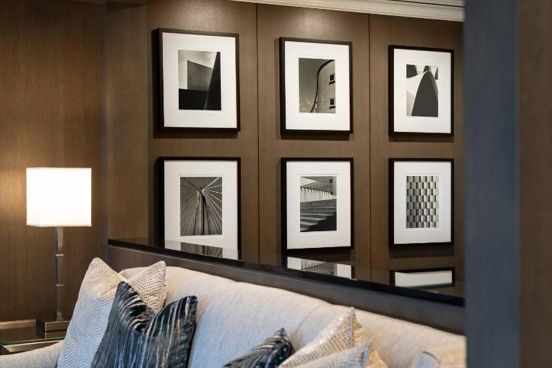 Club level, Guest room, 1 King Bed, High floor image 2