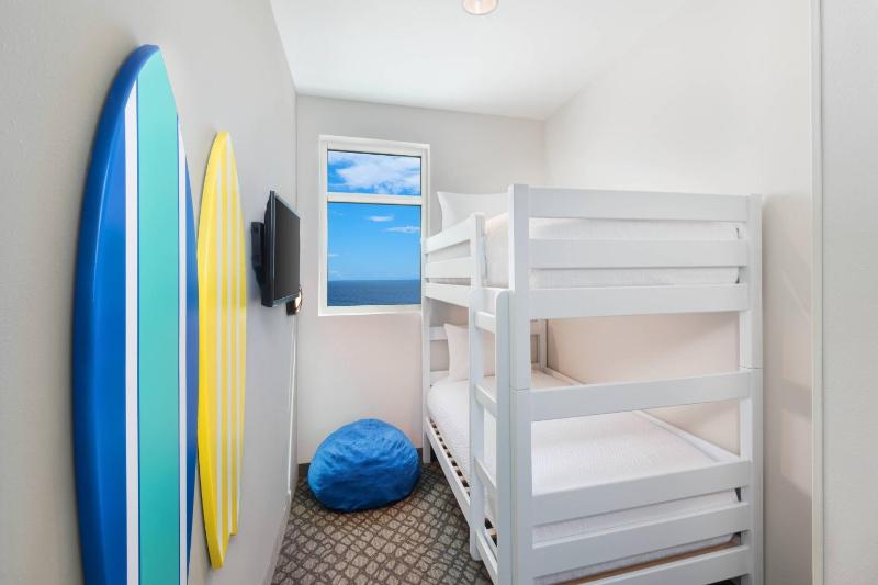 Suite, 1 King, Sofa bed, Gulf view, Balcony image 4