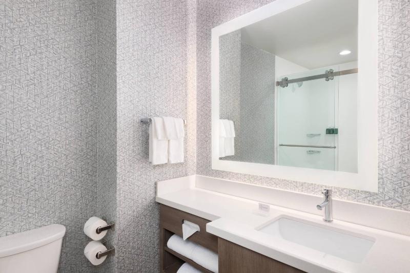 Suite, 1 King, Sofa bed, Inland view image 3