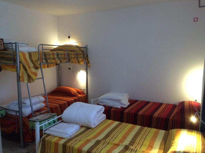Quadruple Room with Bathroom image 2