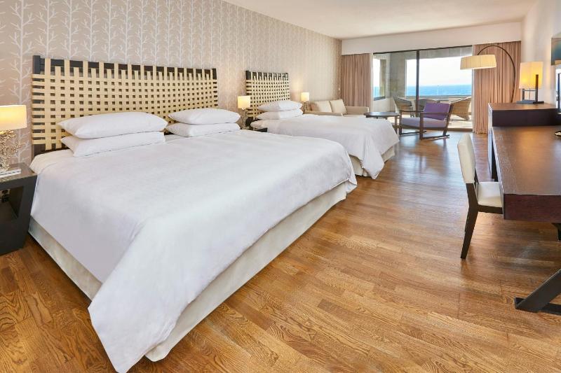 Family Room, Guest room, 1 King or 2 Twin/Single Bed(s) image 1
