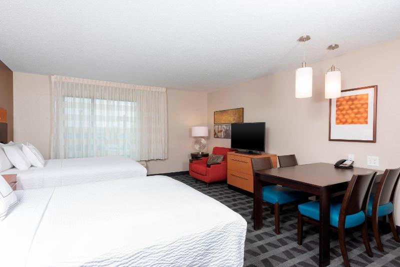 Queen Studio image 4