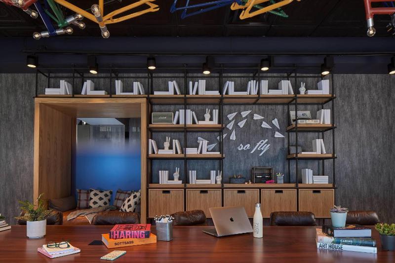 Moxy Atlanta Midtown - image 3