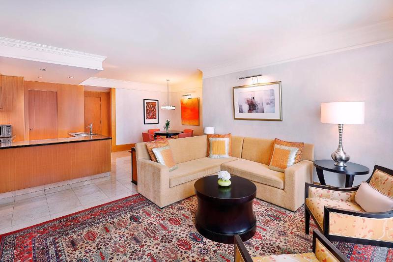 Deluxe Two-Bedroom Apartment image 3