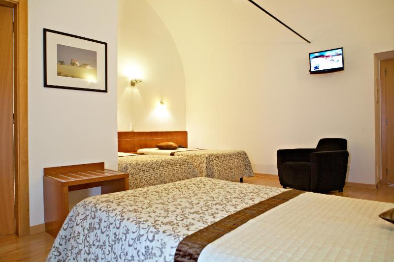 Triple Room image 4