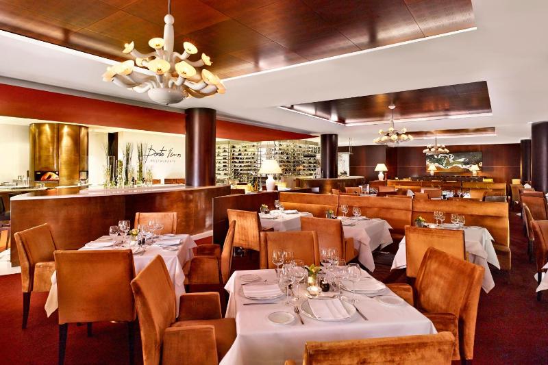Sheraton Porto Hotel & Spa - image 17