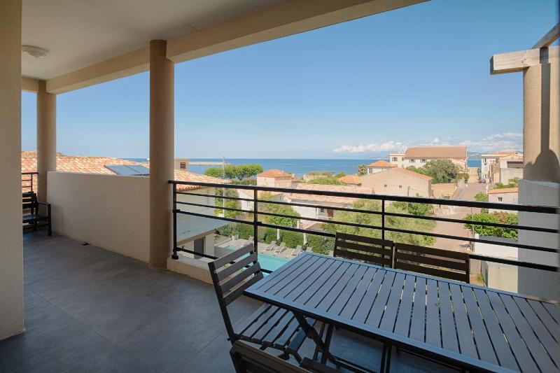 Two-Bedroom Apartment with Sea View image 4