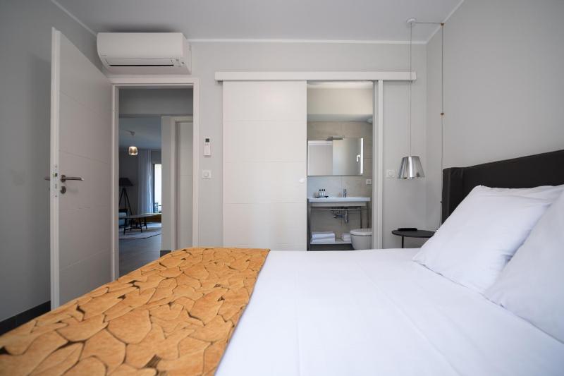 Two-Bedroom Apartment with Garden View image 2