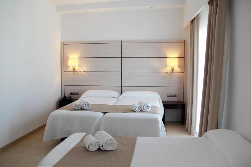Triple Room image 4