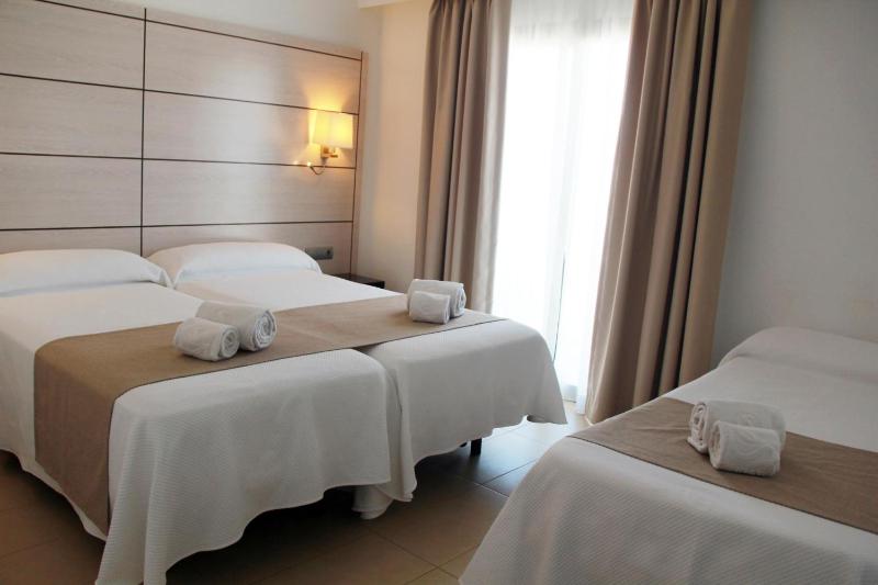 Triple Room image 3
