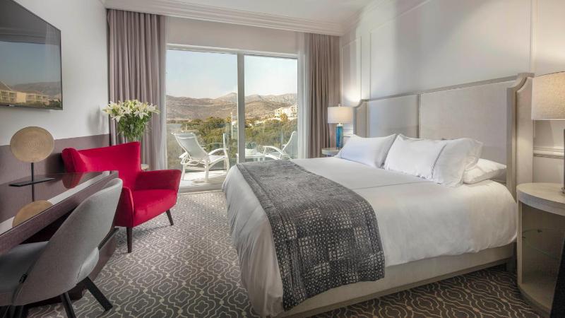 Luxury King Suite with Balcony image 1