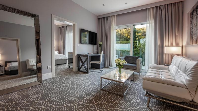 Superior King Suite with Balcony image 1