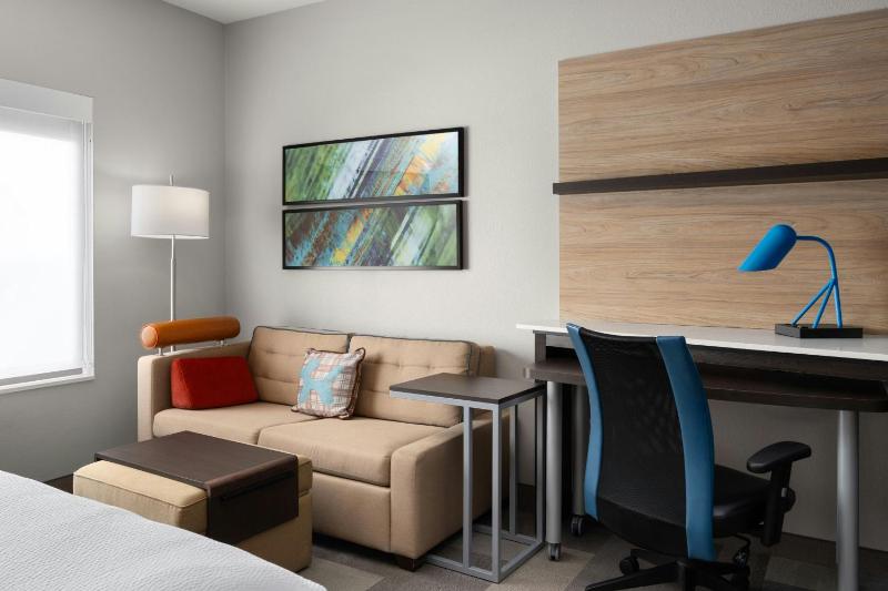 TownePlace Suites by Marriott Houston Hobby Airport - image 37