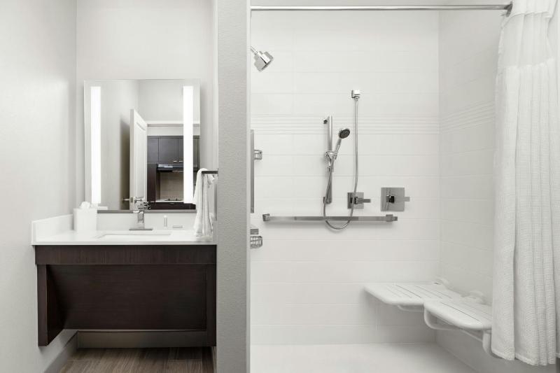 TownePlace Suites by Marriott Houston Hobby Airport - image 5