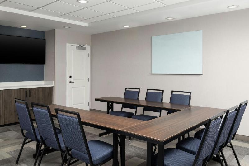 TownePlace Suites by Marriott Houston Hobby Airport - image 13