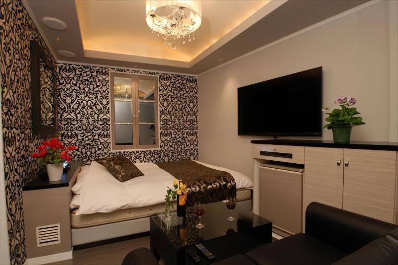 HOTEL Shuffle - image 12