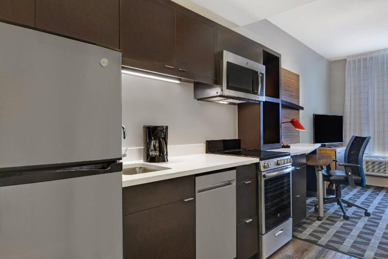 TownePlace Suites by Marriott Sarasota/Bradenton West - image 17