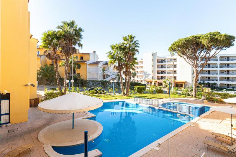 One-Bedroom Apartment image 3