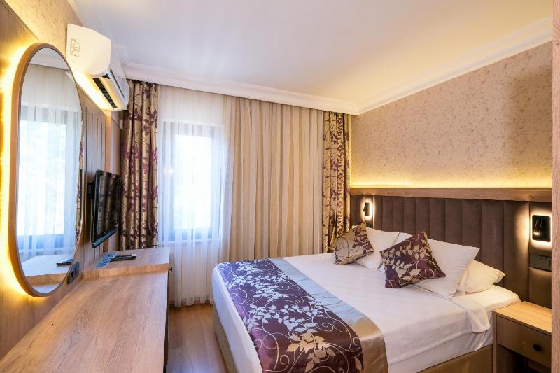 Standard Triple Room image 1