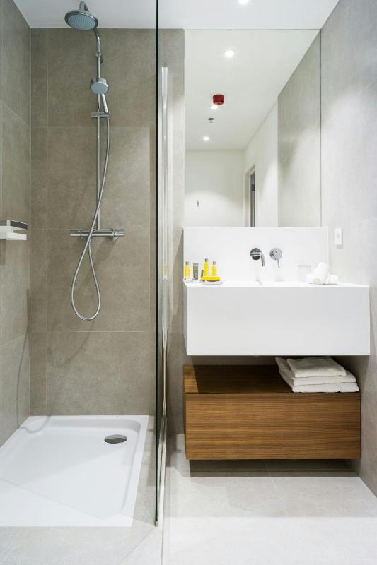One-Bedroom Apartment image 2