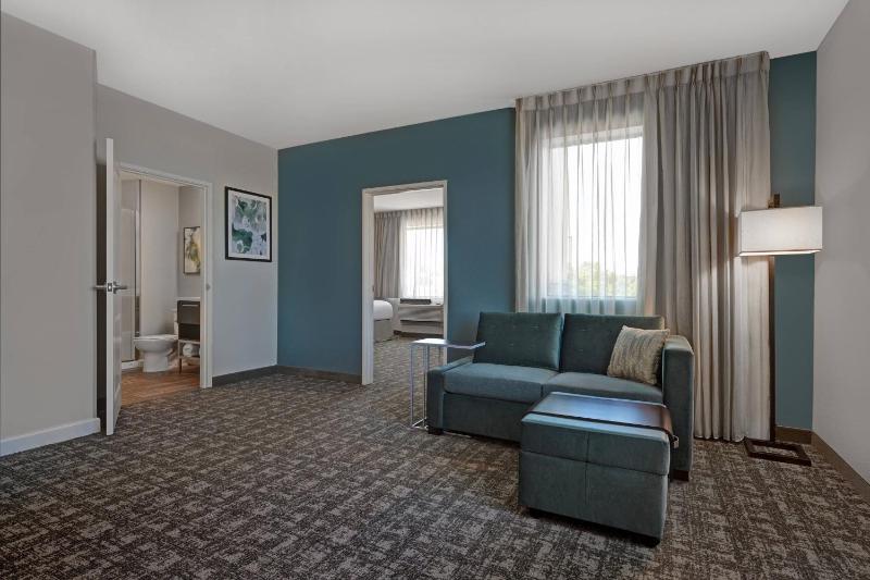 1 Bedroom Suite, 1 King, Sofa bed image 1