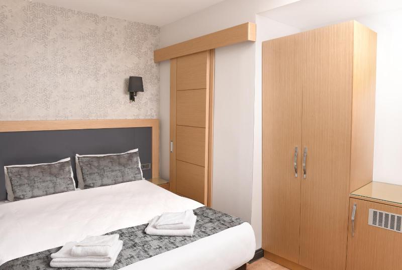 Standard Single Room image 4