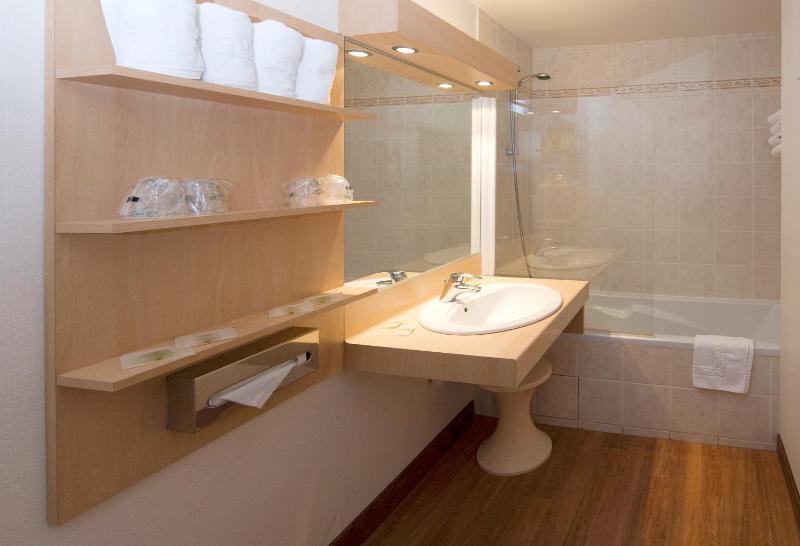 Quadruple Room image 1