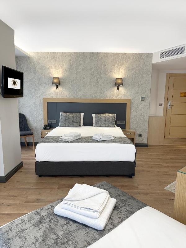 Superior Double Room image 4