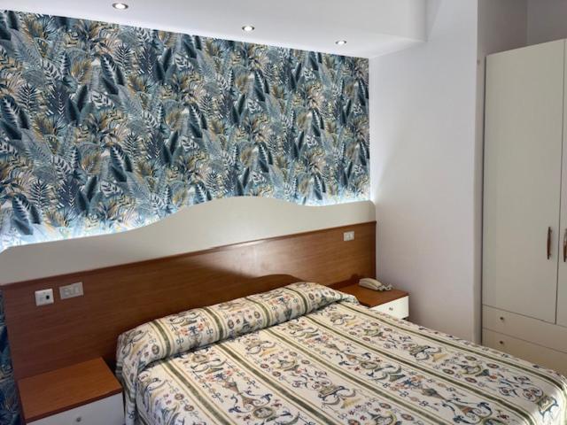 Standard Double or Twin Room with Sea View image 3