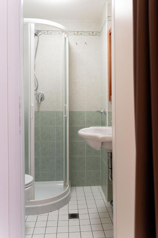Single Room image 2