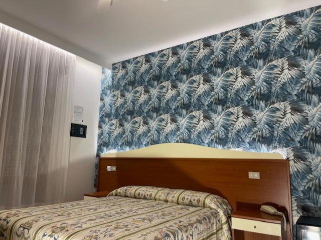 Double or Twin Room with Garden View image 4