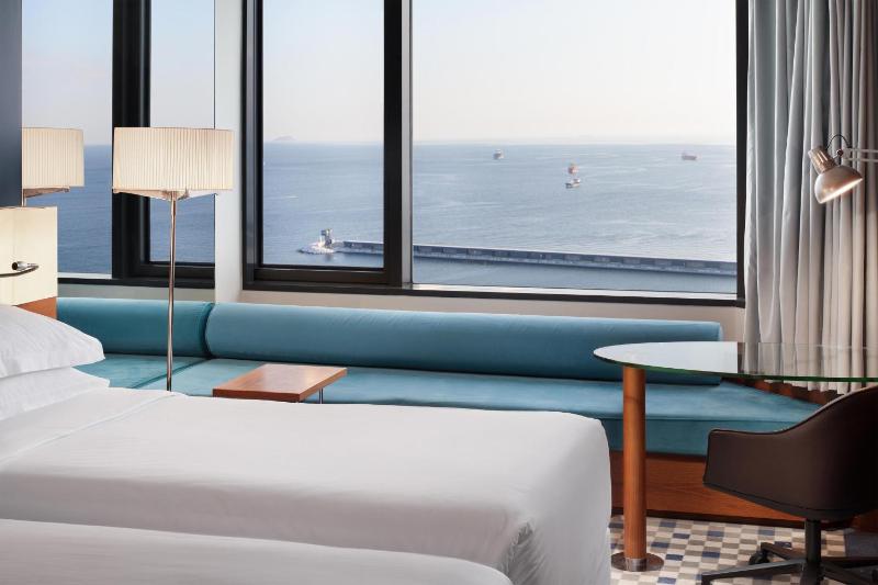 Deluxe Twin Room with Sea View image 1