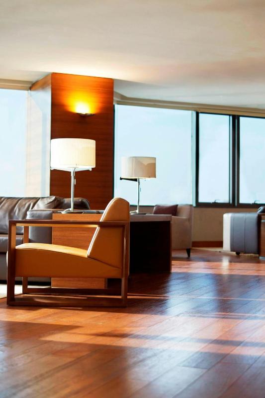 Park Suite with Club Lounge Access and Sea View image 3