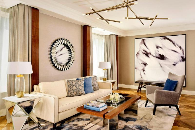 Carlton Club Suite image 1