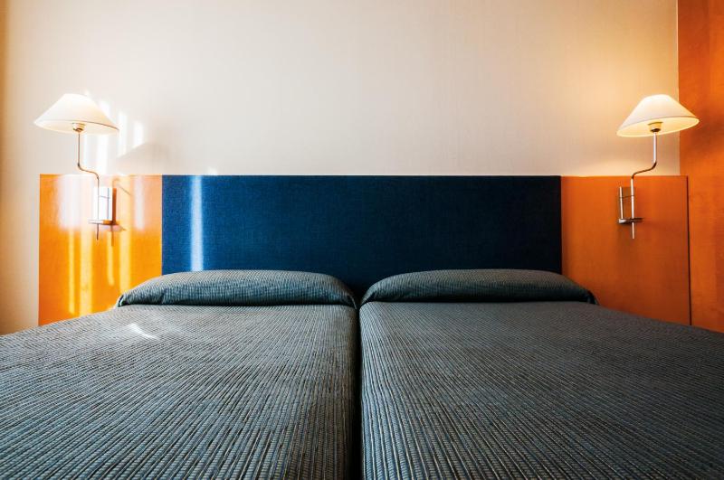 Double or Twin Room image 2