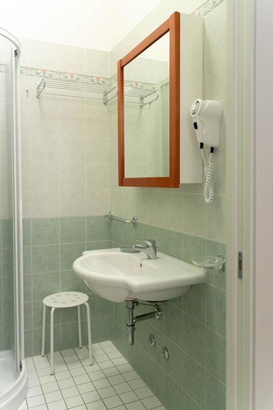 Standard Double Room image 4