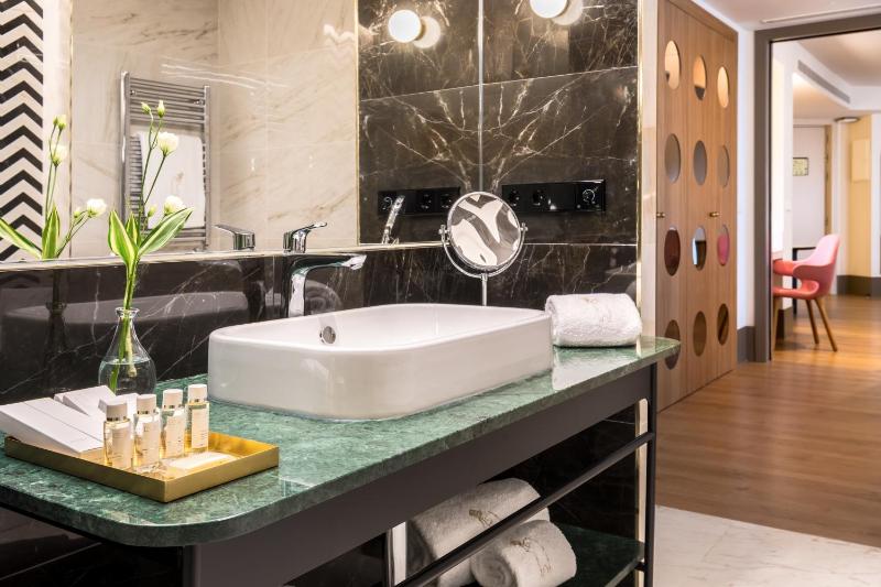 Junior Suite image 1