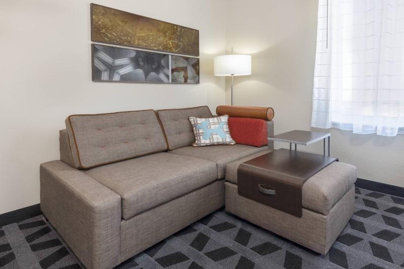 King Studio with Sofa Bed - Hearing Accessible image 3