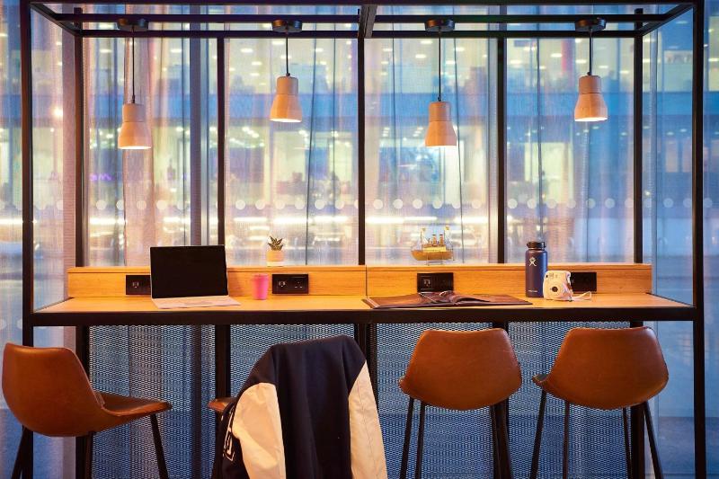 Moxy Southampton - image 17