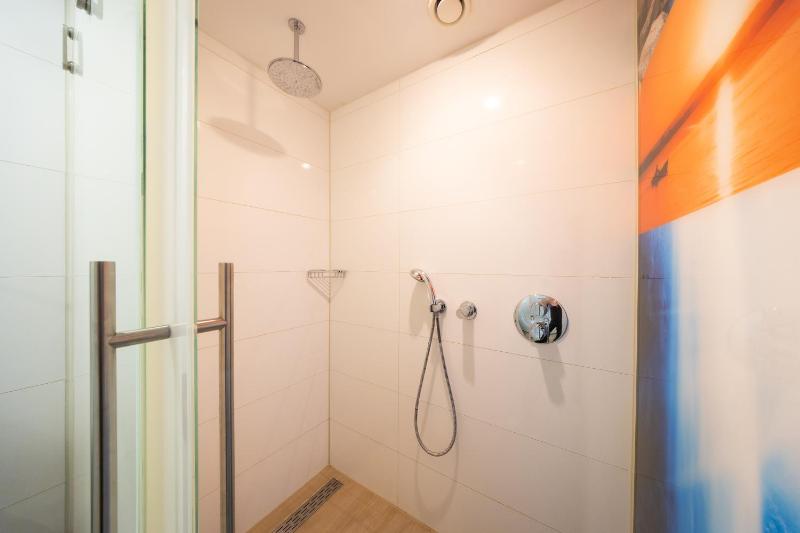 Superior Twin Room image 4