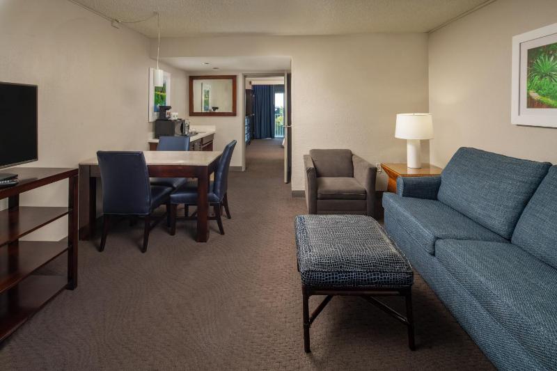 Suite, 1 King, Sofa bed image 4