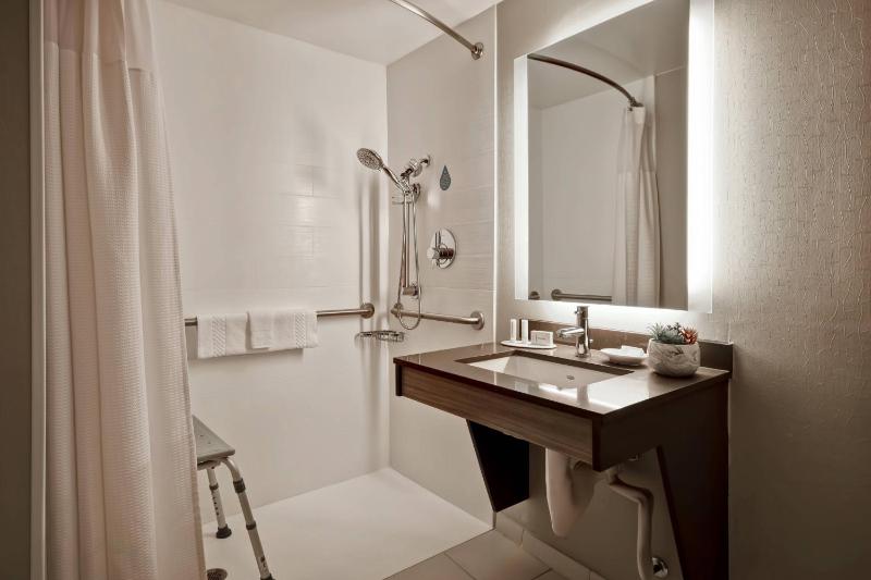 King Suite with Sofa Bed image 3