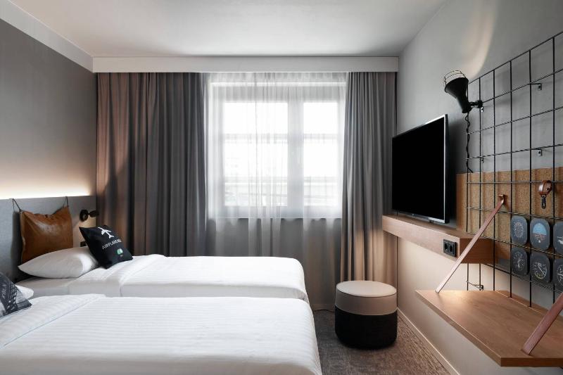 Moxy Sleeper, Guest room, 2 Twin/Single Bed(s) image 3