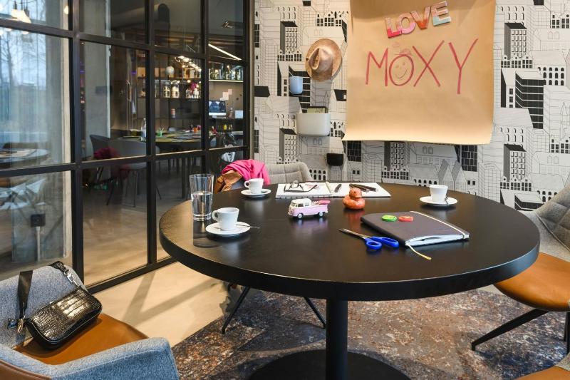 Moxy Dresden Neustadt - image 11