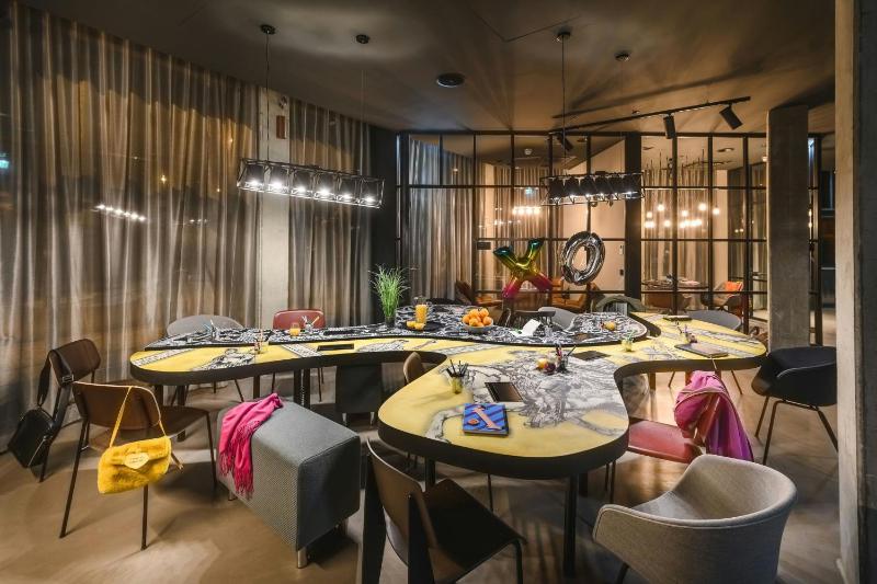 Moxy Dresden Neustadt - image 15